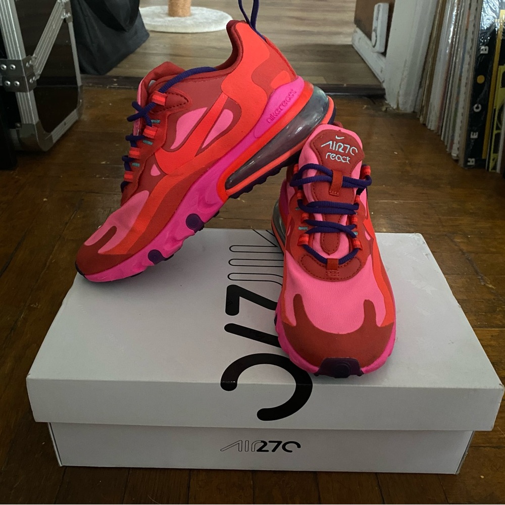 WOMENS AIR MAX 270 REACT MUSTIC RED / BRIGHT CRIMSON US SIZE 6 AT6174-600